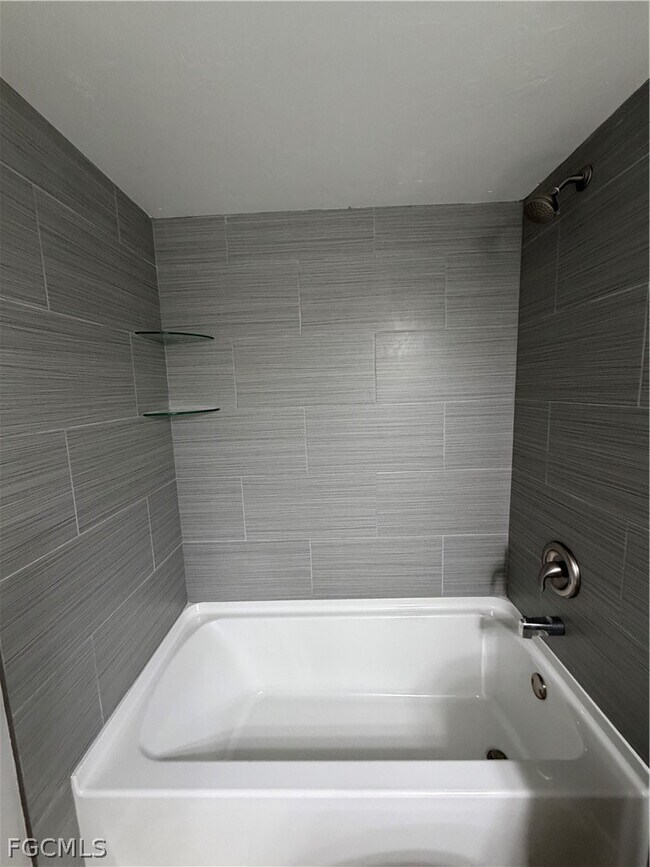 Building Photo - 1248 SE 7th St