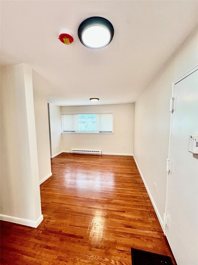 Building Photo - 20 Pierces Rd