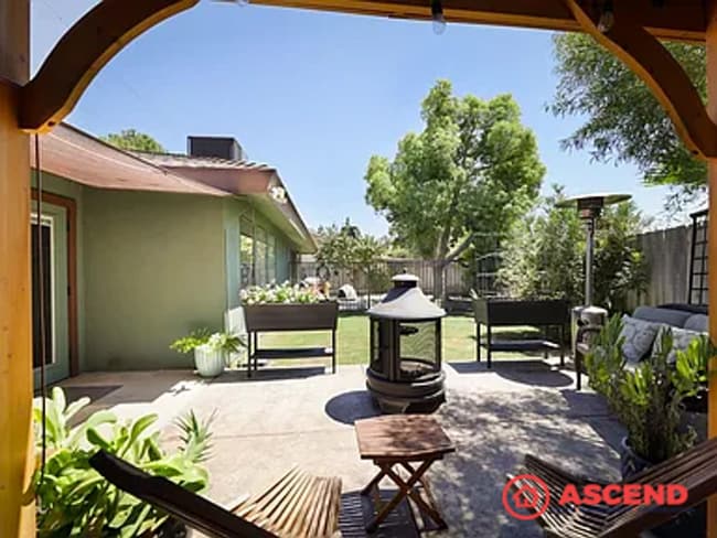 Building Photo - Captivating Home Near Highland Highschool!