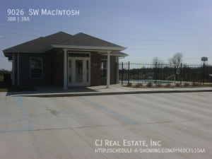 Building Photo - 9026 SW Macintosh Dr