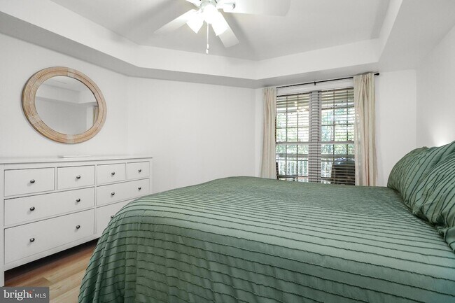 Building Photo - 12160 Penderview Terrace