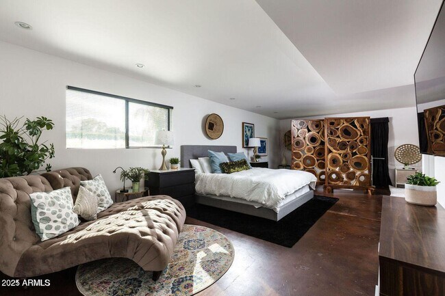 Building Photo - 5002 N 38th Pl