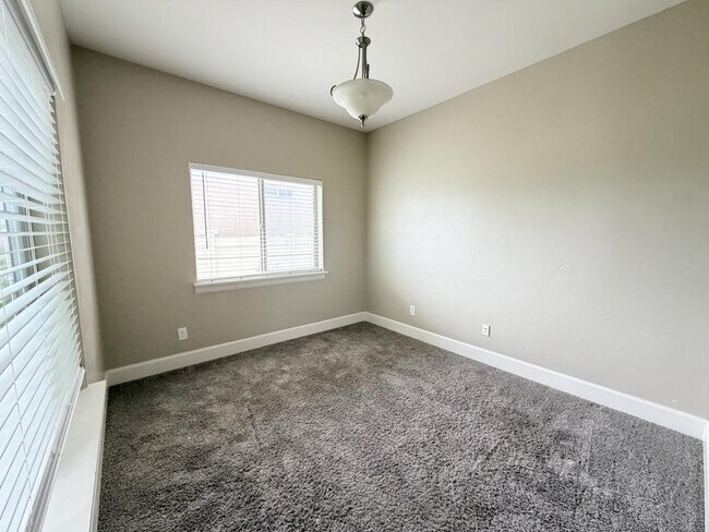 Building Photo - 783 Meadow Side Dr