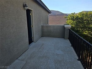 Building Photo - 10134 Reflection Brook Ave