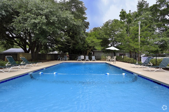 Building Photo - Woodlocke Apartments