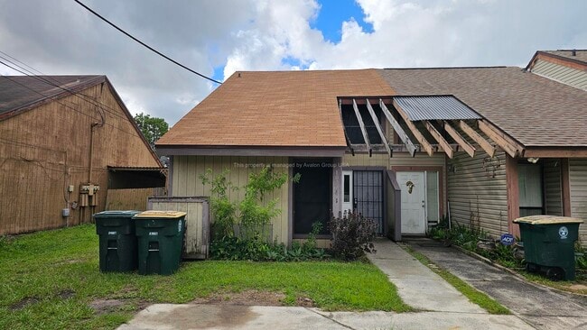 Building Photo - 10724 Alden Rd