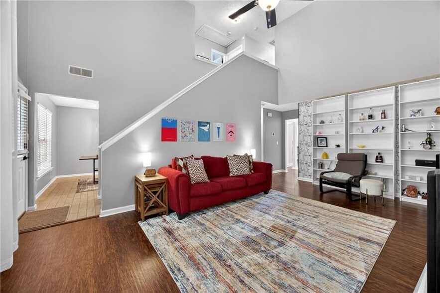 Building Photo - 9899 Vista Cir