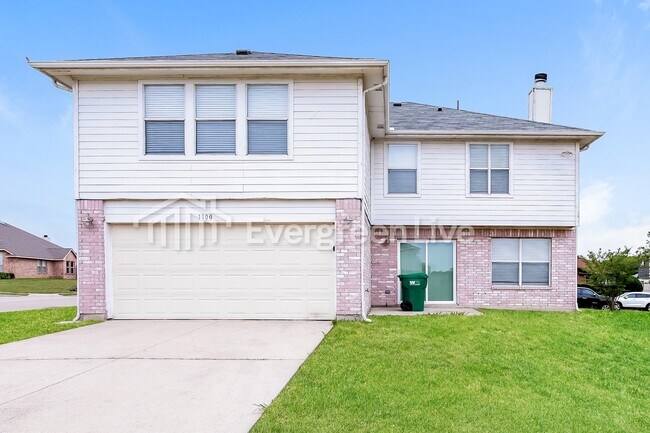 Building Photo - 1100 Beechwood Ln