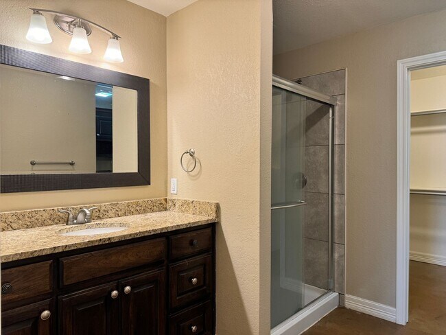 Building Photo - 15786 County Rd 472