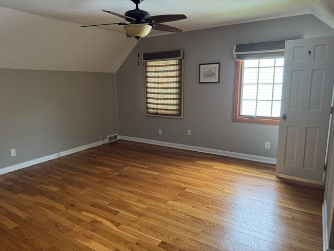 Building Photo - Brick Cape Cod in Upper Arlington School D...