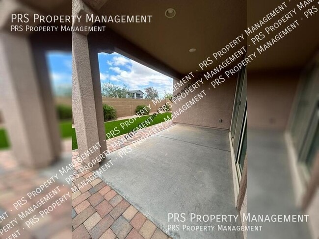 Building Photo - 2658 S Reavis Falls Rd