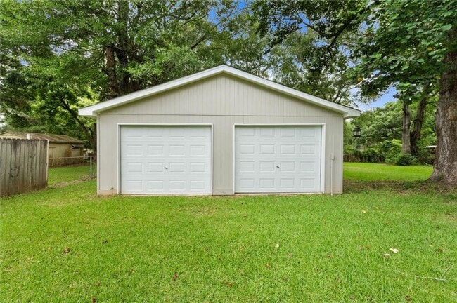 Building Photo - 5024 Santos Dr E