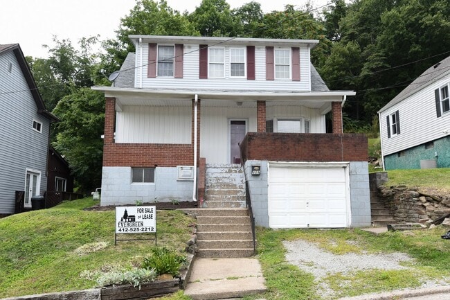 Building Photo - 5 Bed /2 Bath Single Family Home for Rent ...