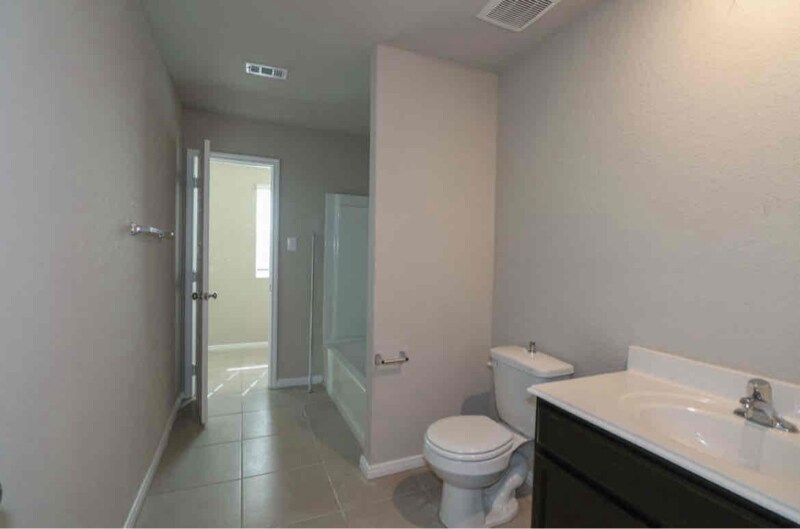 Building Photo - 615 Wild Olive Wy