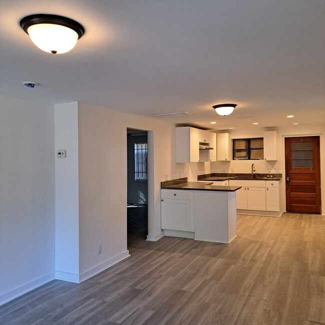 Building Photo - 3436 Franklin St