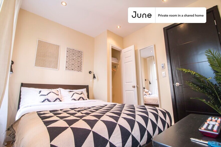 Building Photo - Room in Shared 4 bed/2 bath home