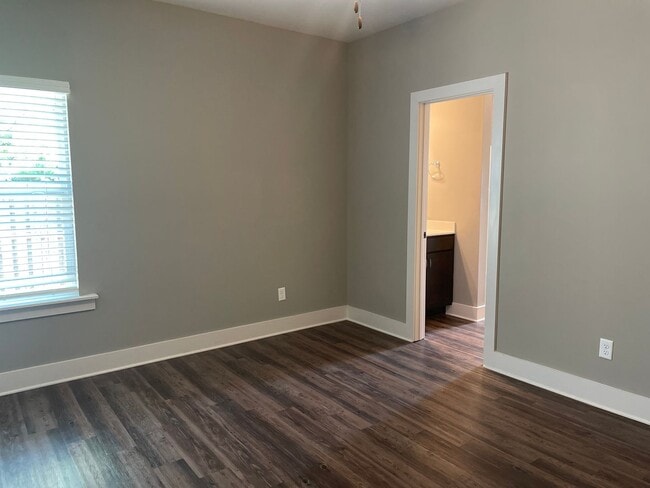 Building Photo - 3 Bedroom Home With Spacious Garage and Fenced Backyard!