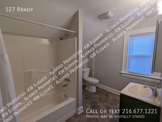 Building Photo - 527 Brady-