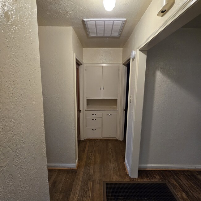 Building Photo - 3 Hillcrest St