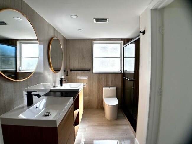 Building Photo - 3960 Oaks Clubhouse Dr