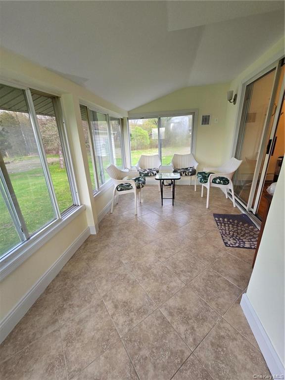 Building Photo - 2115 State Rte 55