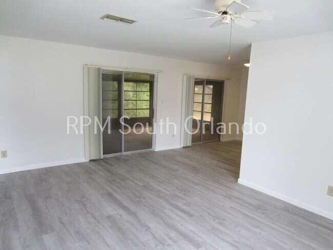 Building Photo - Green Briar Village