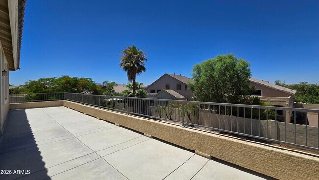 Building Photo - 14821 W Roanoke Ave