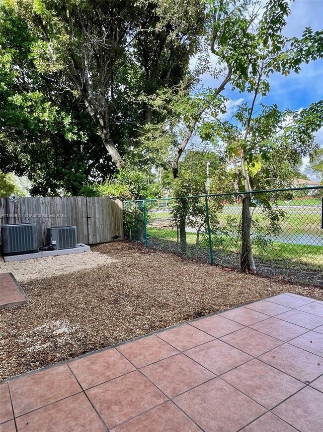 Building Photo - 5795 NW 109th Ave