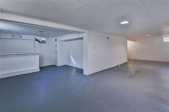 Building Photo - 1465 W Duchesne Dr