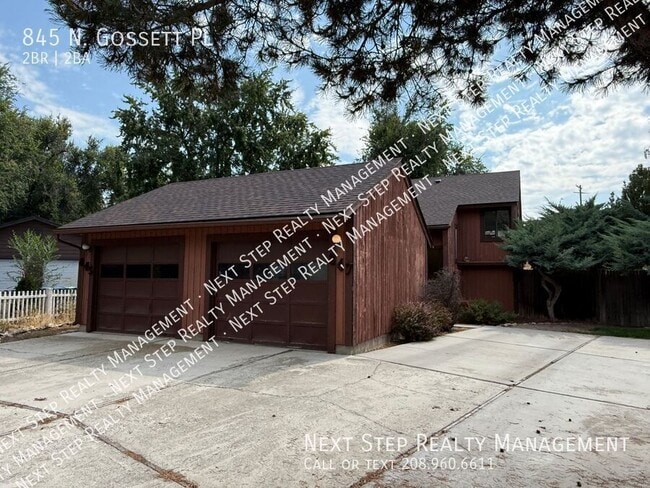Primary Photo - 845 N Gossett Pl