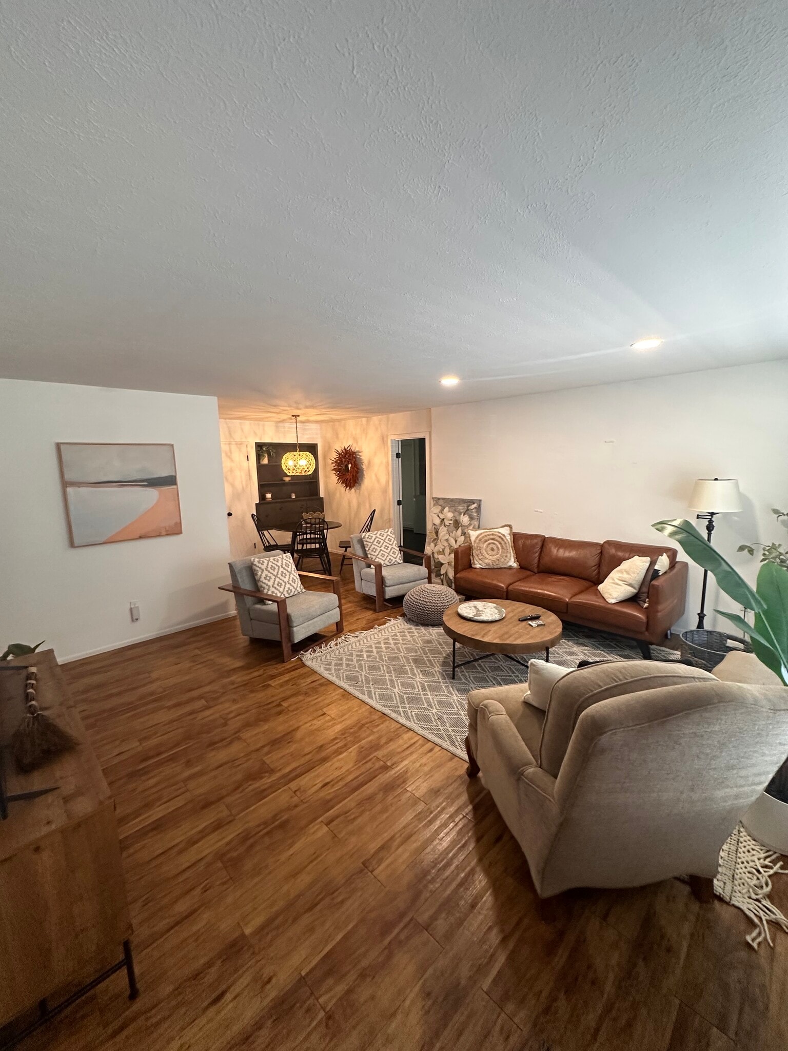 Building Photo - 8143 E Whitton Ave