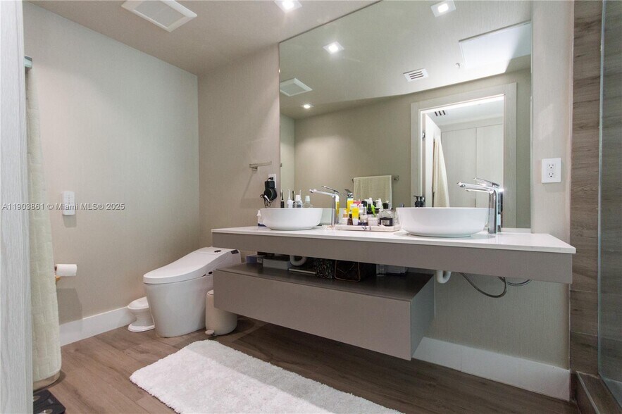 Building Photo - 92 SW 3rd St