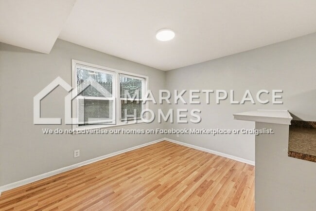 Building Photo - 427 Whispering Pines Dr