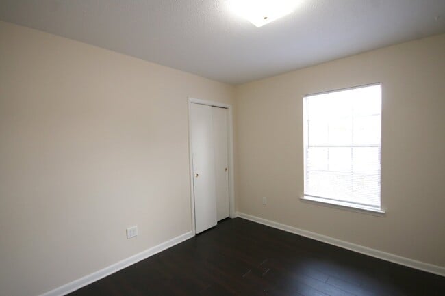 Building Photo - 4/2 Brick Home in Northeast Pensacola for ...