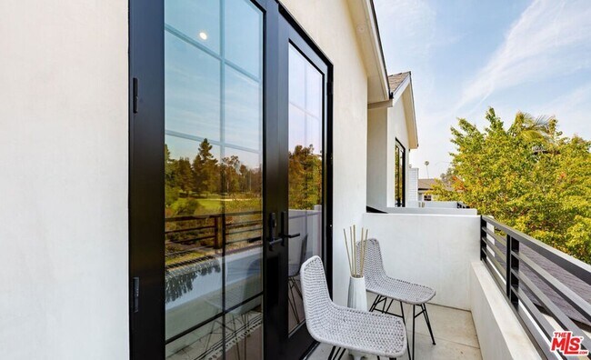 Building Photo - 2565 Patricia Ave