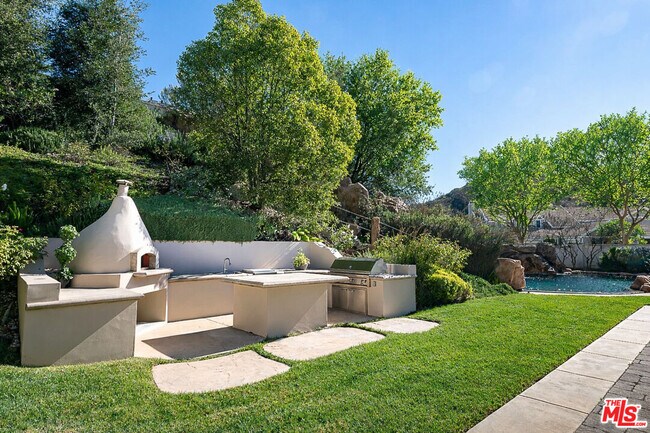 Building Photo - 4130 Prado De Los Caballos