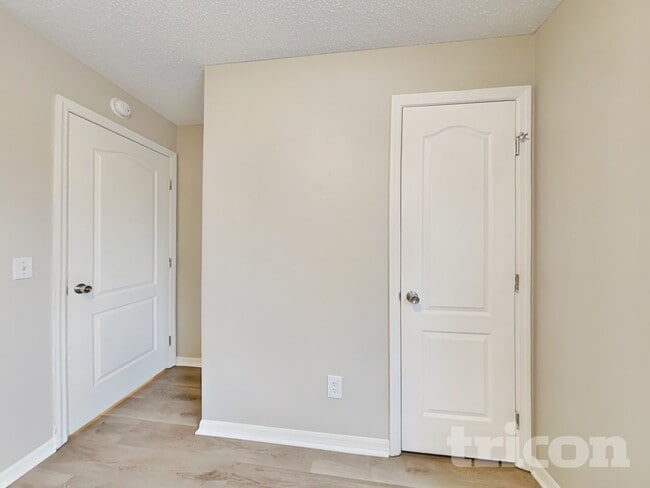 Building Photo - 4317 Longshore Dr