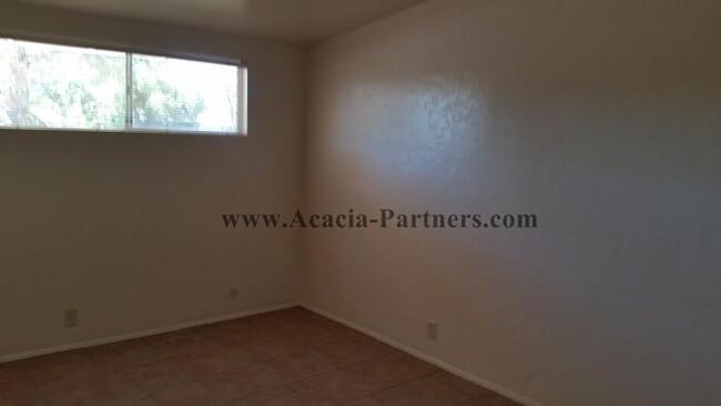Building Photo - Spacious Eastside Property w/ Fenced Yard