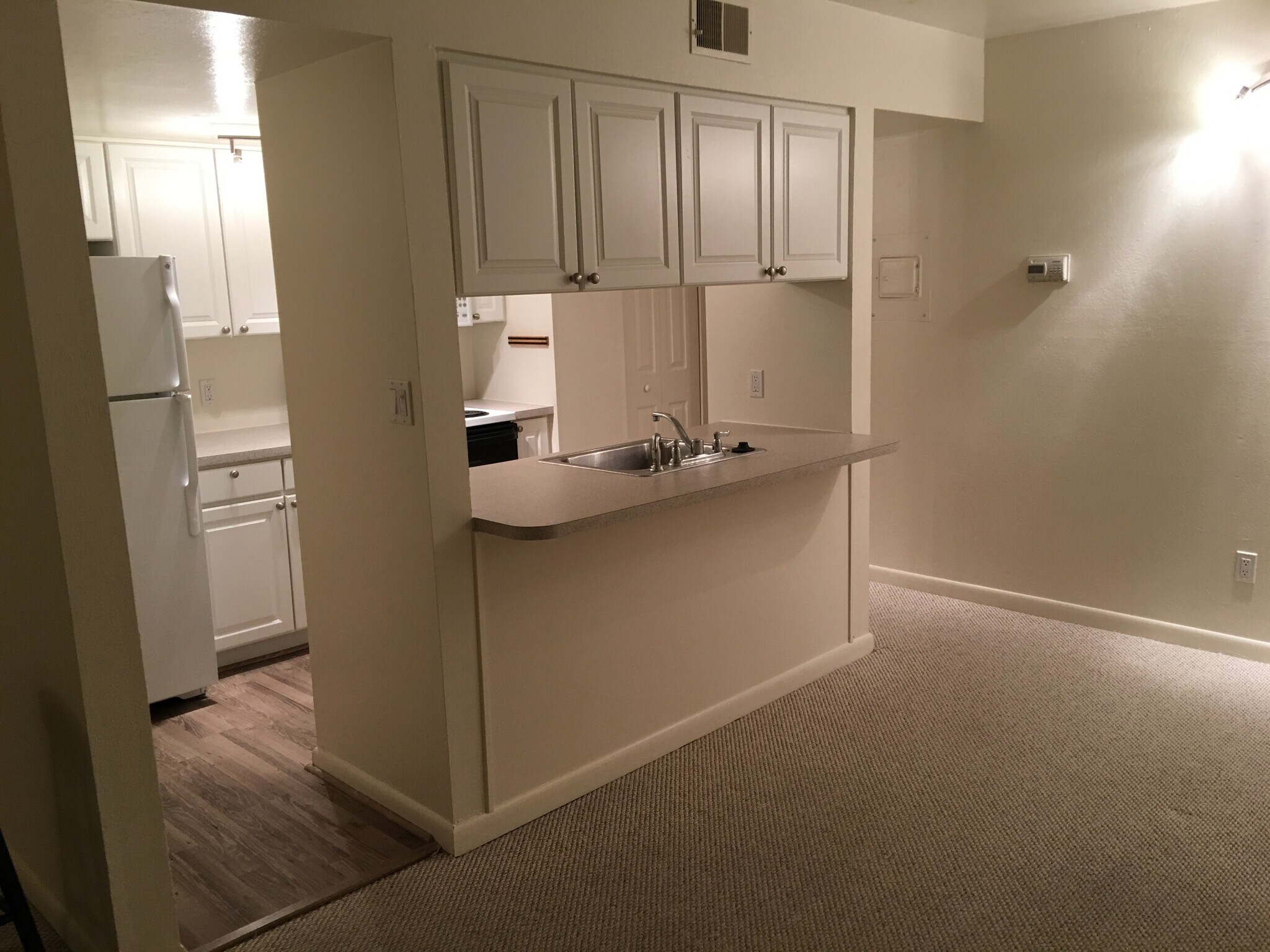 Building Photo - 1111 Maxwell Ave #123