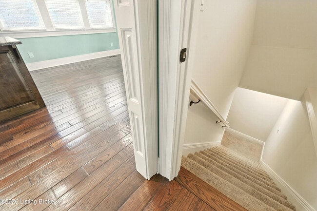 Building Photo - 10910 Kings Crown Dr