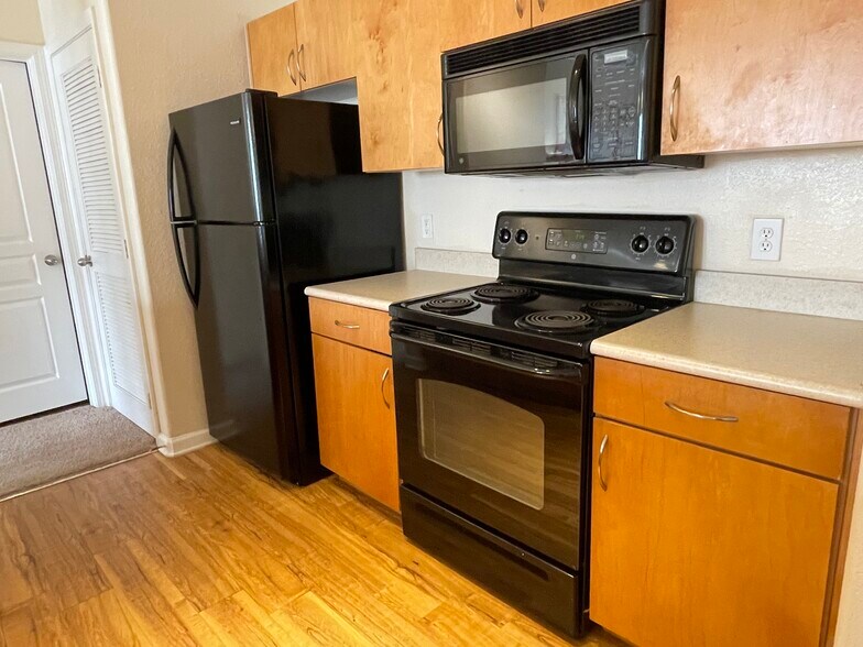 Building Photo - 8290 Gate Pky W