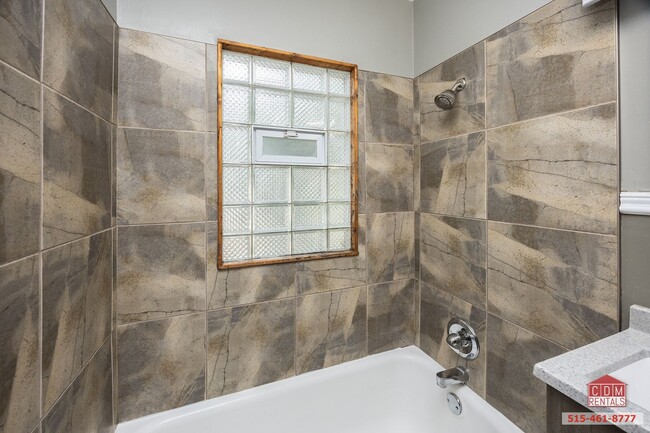 Building Photo - Lovely Ranch Home