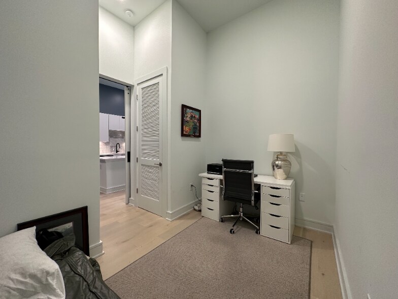 Building Photo - 997 Scovel St