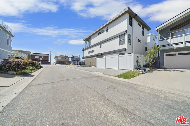 Building Photo - 1500 Ocean Dr