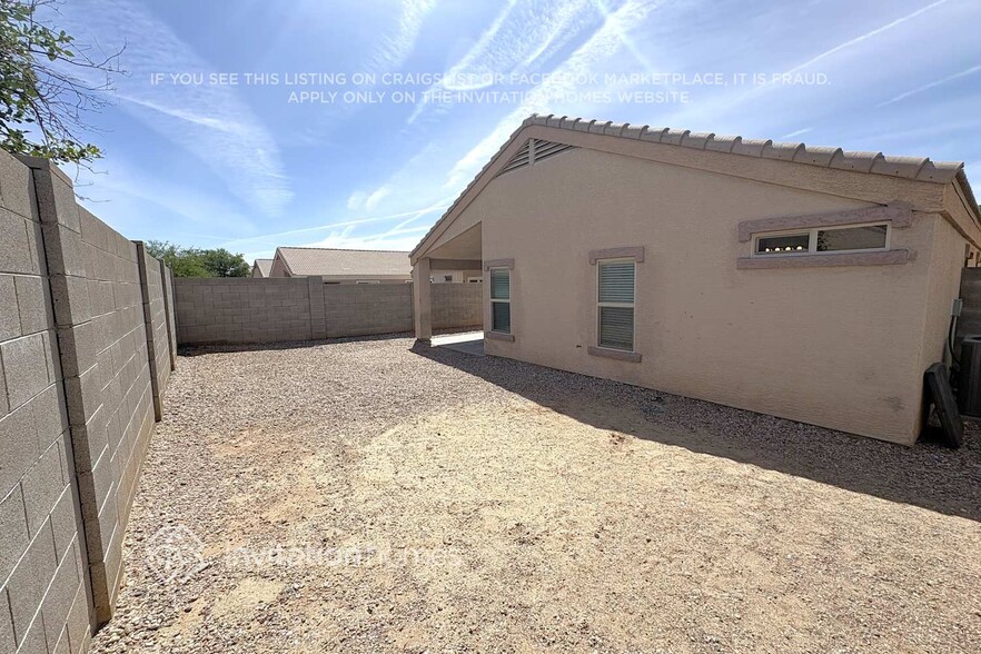 Building Photo - 12742 W Pershing St