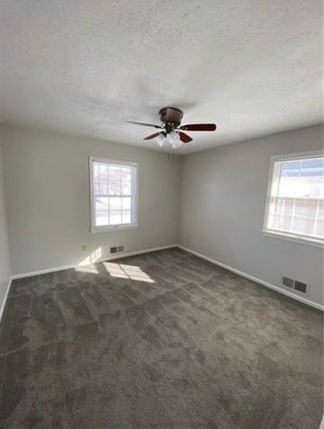 Building Photo - 1313 NW 6th St