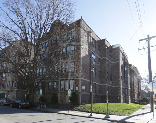 Primary Photo - Pine Court Apartment