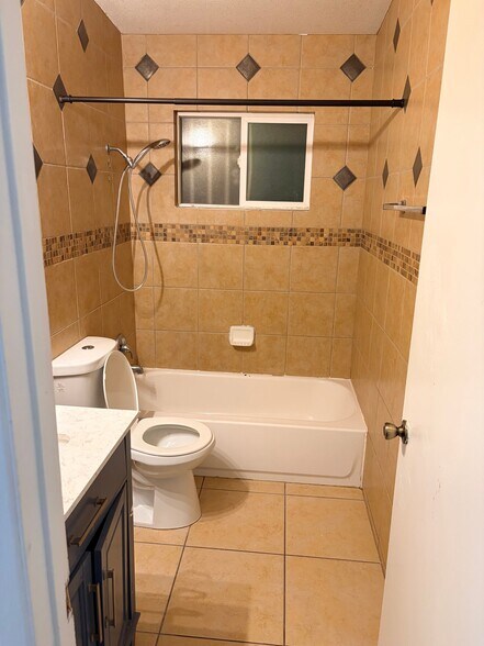 Building Photo - 4392 Springdale Ct