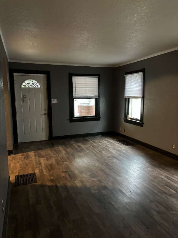 Building Photo - 312 S 19th St