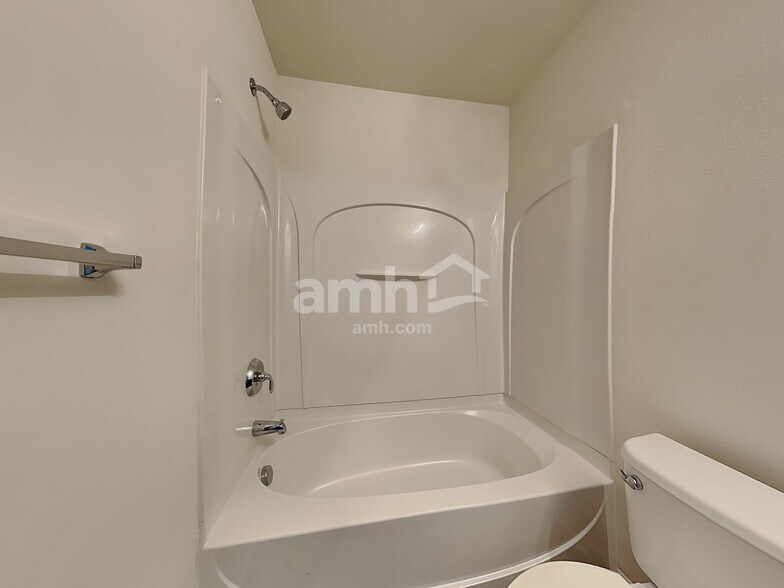 Building Photo - 4844 Old Towne Village Cir